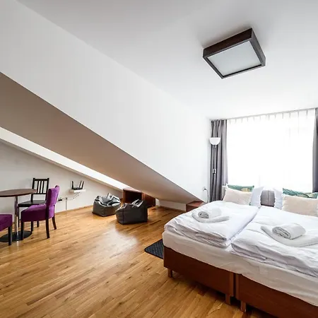 On/set Apartment