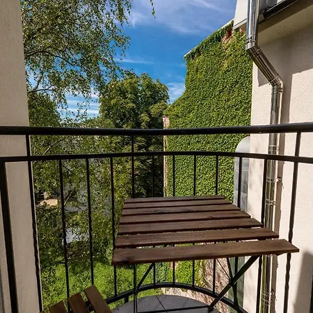 On/set Apartment