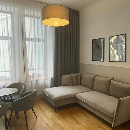 Apartment On/set