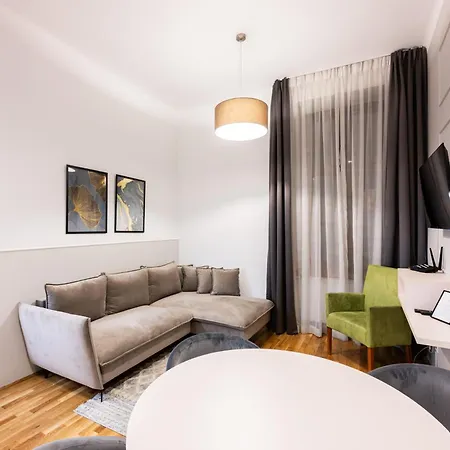 Apartment On/set