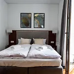 On/set Apartman 4*