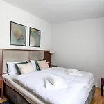 On/set Apartman 4*