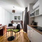 On/set Apartman 4*