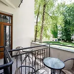 On/set Apartman 4*