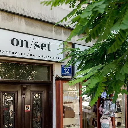 On/set كراكوفيا